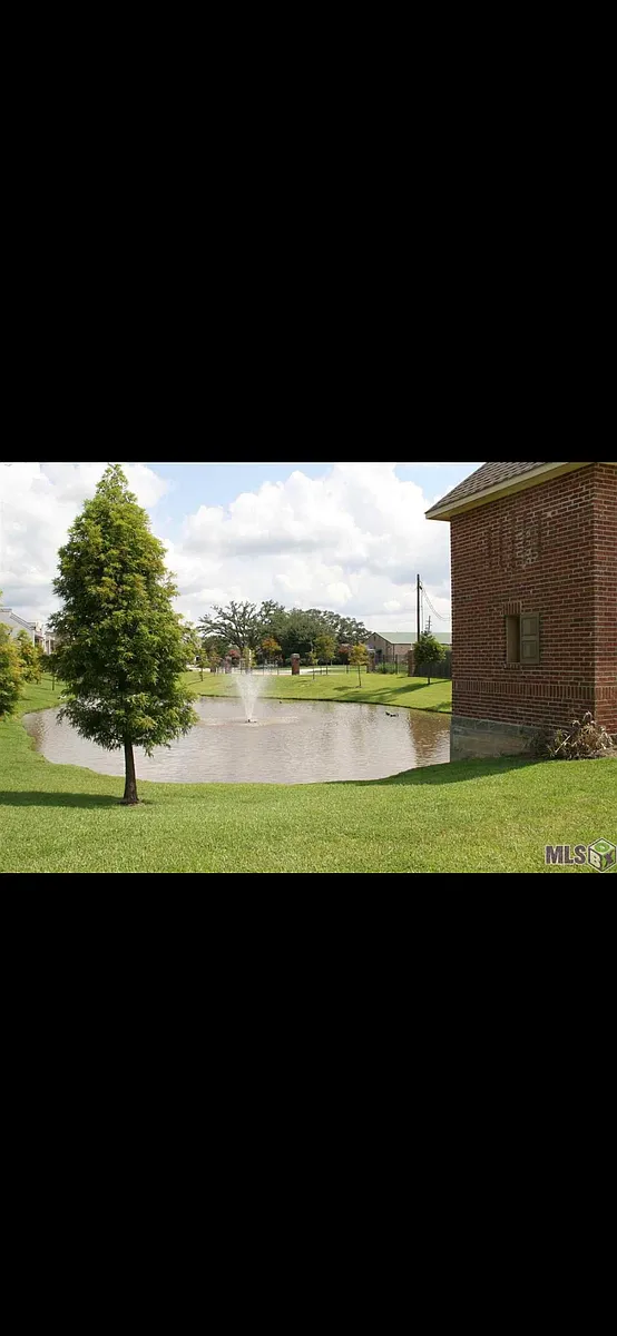Building Photo - 11110 Boardwalk Dr #41