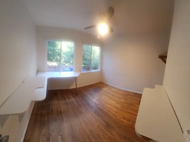 1690 Phillips Ln — Photo 7
