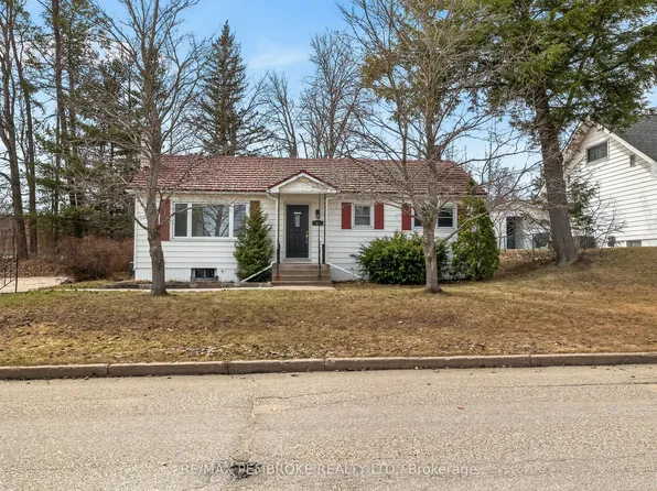 12 Alder Cres, Deep River, ON K0J 1P0