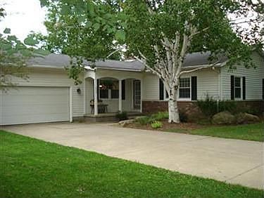 1st image of 203 Lynn Dr