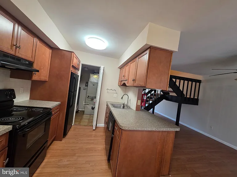 2529 Cottonwood Ct — Photo 3