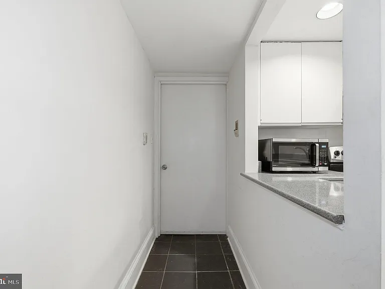 308 E Capitol St NE #11 — Photo 32