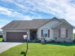 1450 Setter Run Ct, York, PA 17408