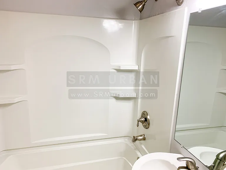 2027 Front St #10 — Photo 8