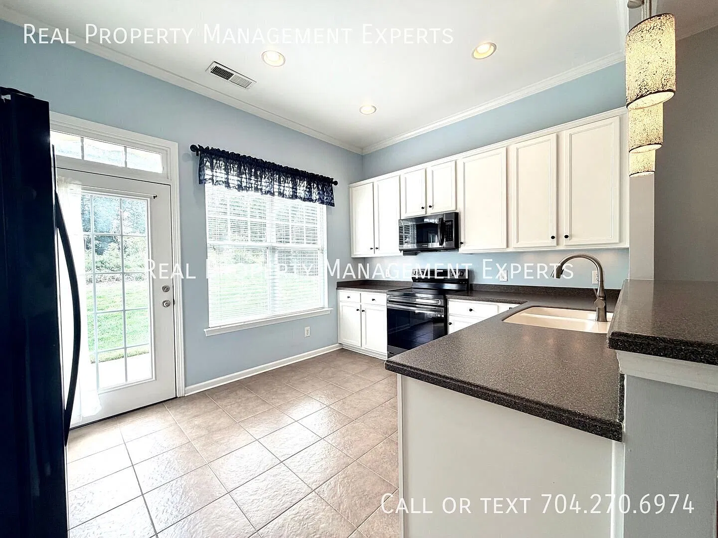Beautiful 2BR/2BA townhouse in Belmont! — Photo 4