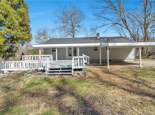 83 Sachem Head Rd, Guilford, CT 06437