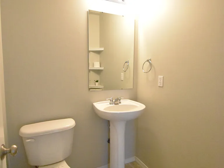 3222 S Lindsay Ave — Photo 12