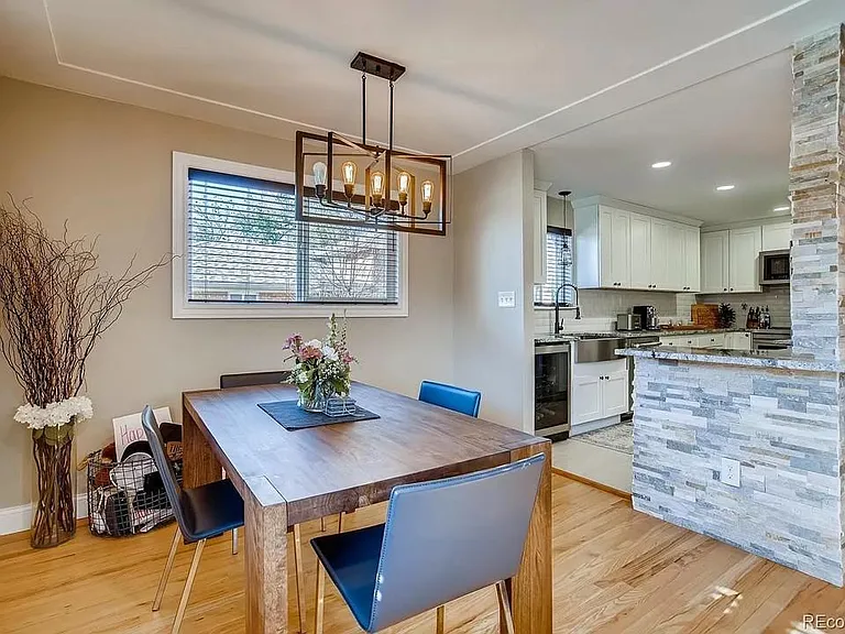 1534 S Ivy St — Photo 4