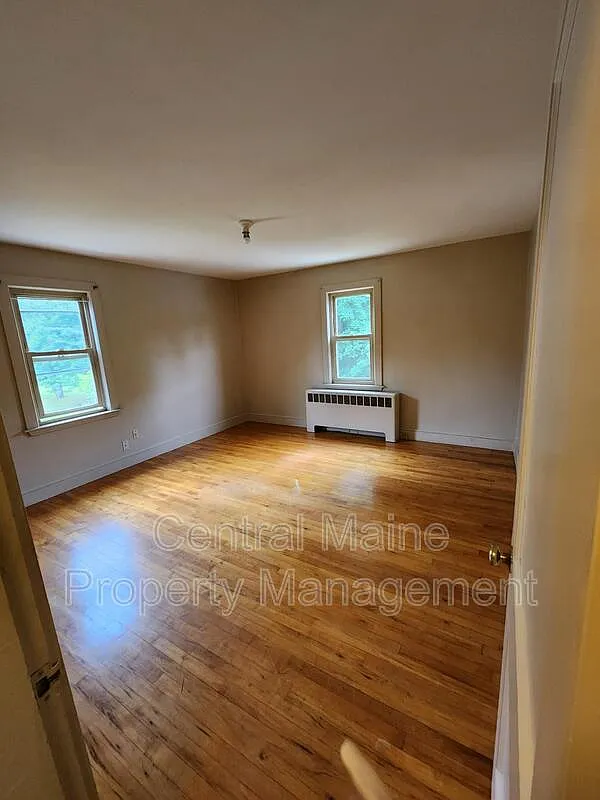 2 bed, 1.0 bath, $1,650 — Photo 2