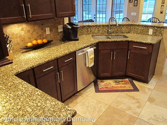 4th image of 116 Willow Dr