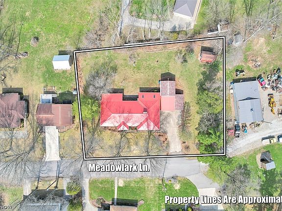 3rd image of 44208 Meadowlark Ln
