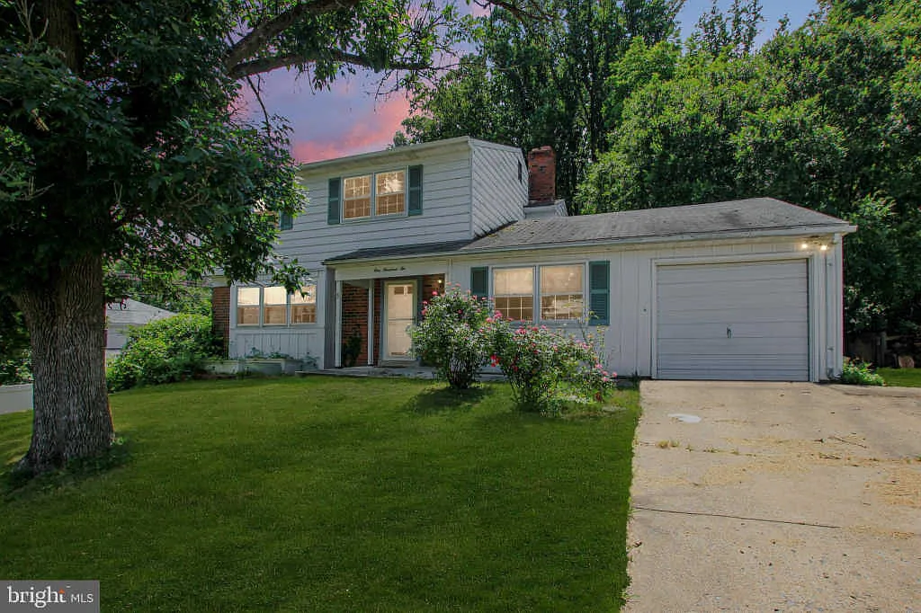 102 Decker Dr photo 1