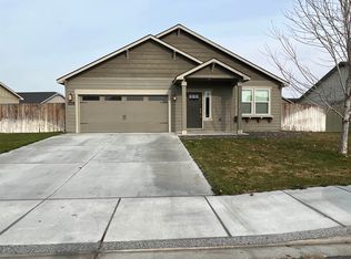 6815 Three Rivers Dr, Pasco, WA 99301