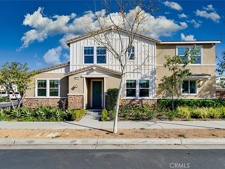 16746 Stags Leap Ln — Photo 1