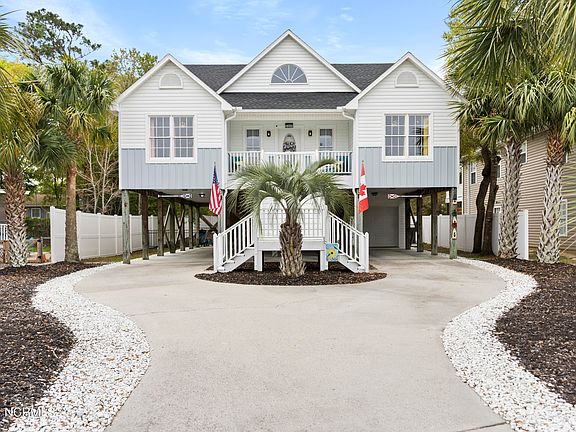 3rd image of 2205 W Oak Island Drive