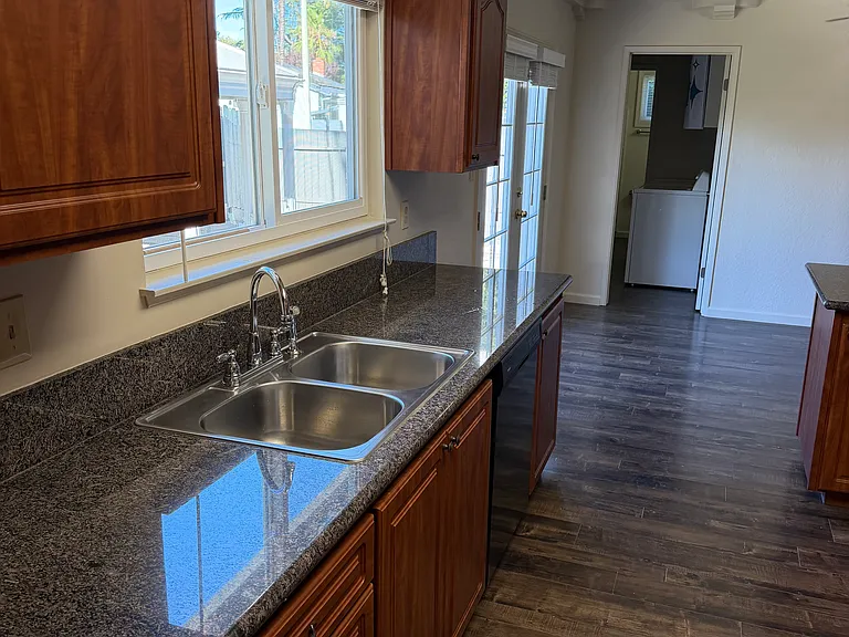 8257 Rensselaer Way — Photo 20