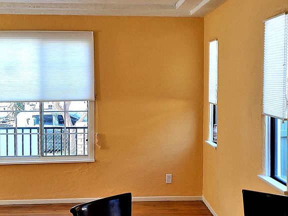 Breakfast nook with ceiling fan
