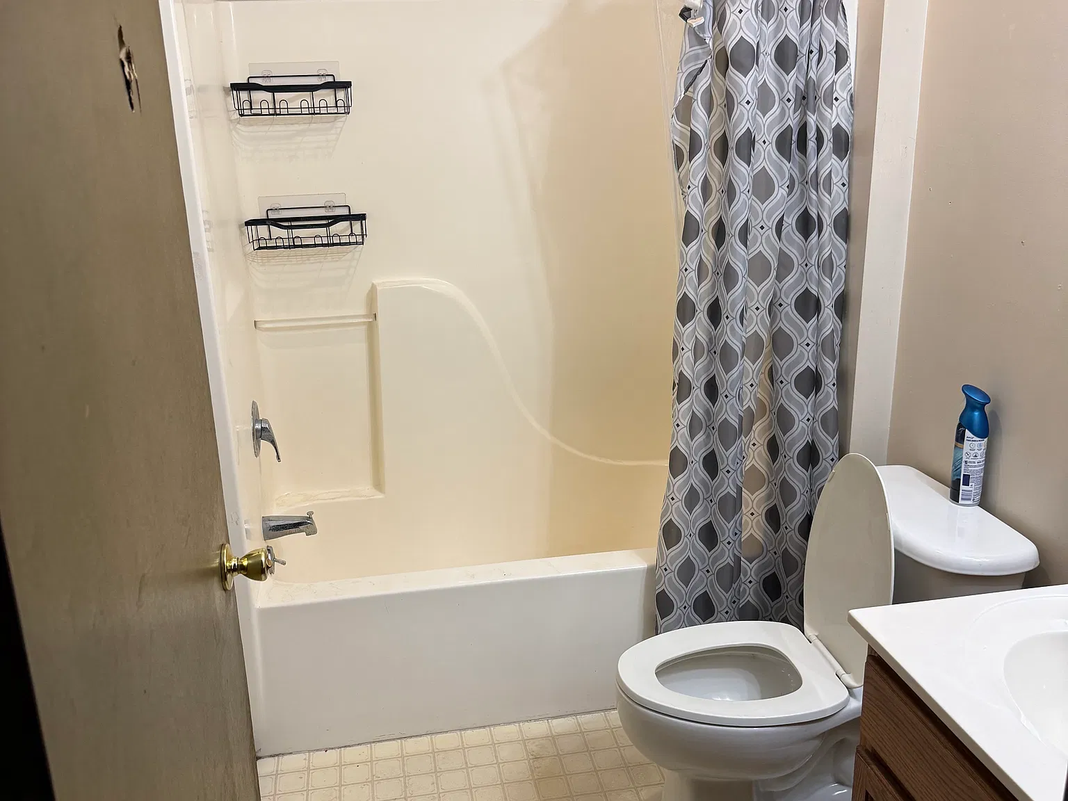 2 bed, 900 sqft, $1,200 — Photo 2