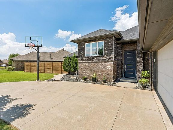 5th image of 17336 Shadow Hawk Ln