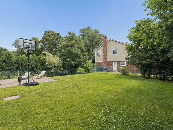3rd image of 3856 Rutgers Ln