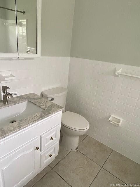 2nd image of 853 SE 4th Ct #13