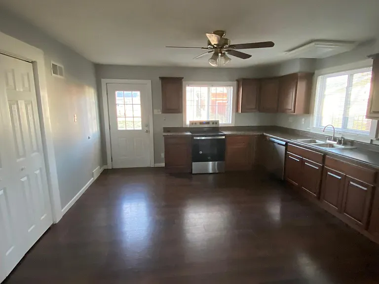 204 E Hanover St — Photo 7