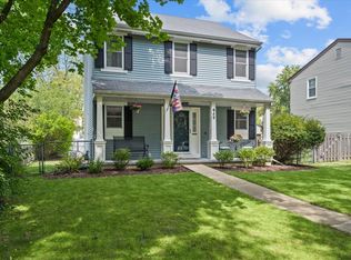 949 Manchester Crse, Geneva, IL 60134