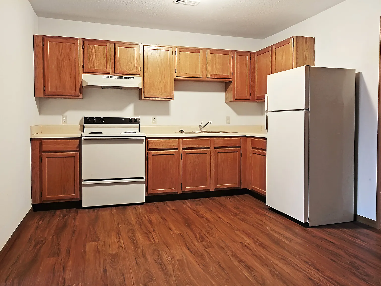 Miller Apartments — Photo 3