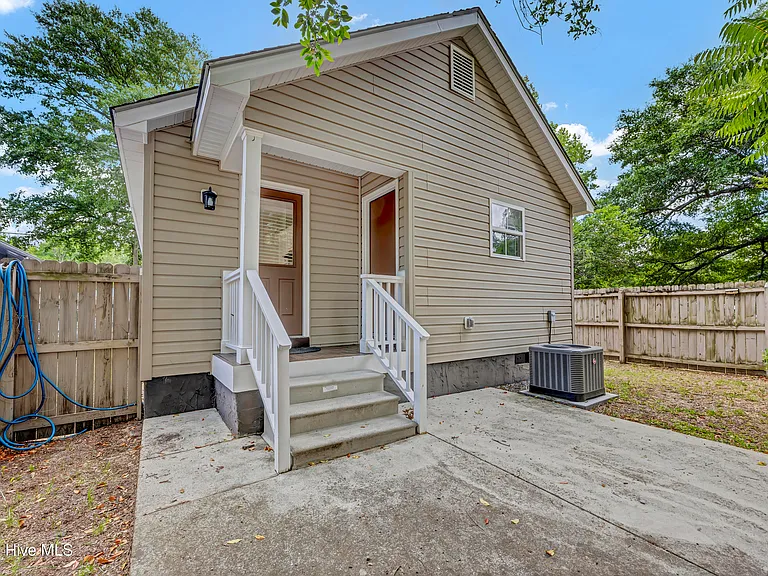 720 S 7th St — Photo 23