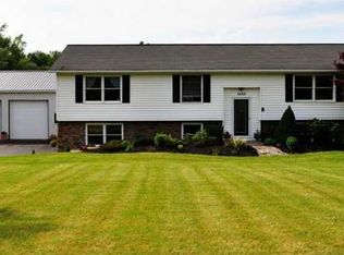 5688 Martz Rd, Farmington, NY 14425