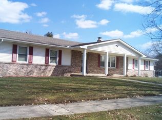 904 Bills Ln, Saint Johns, MI