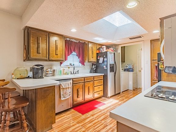 5th image of 5209 Redbud Ave