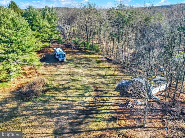 6961 Sleepy Hollow Rd, Harrisburg, PA 17112