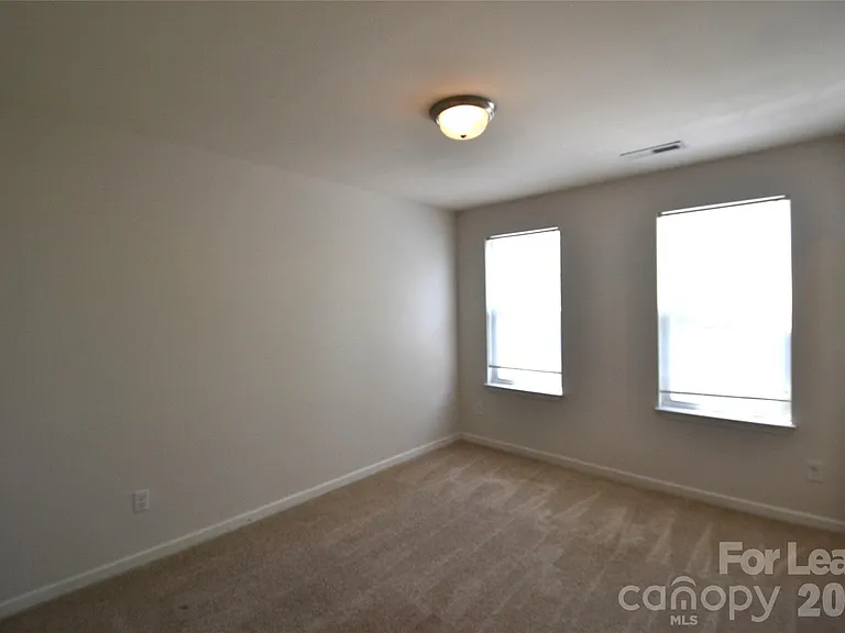 843 Plaza Walk Dr — Photo 14