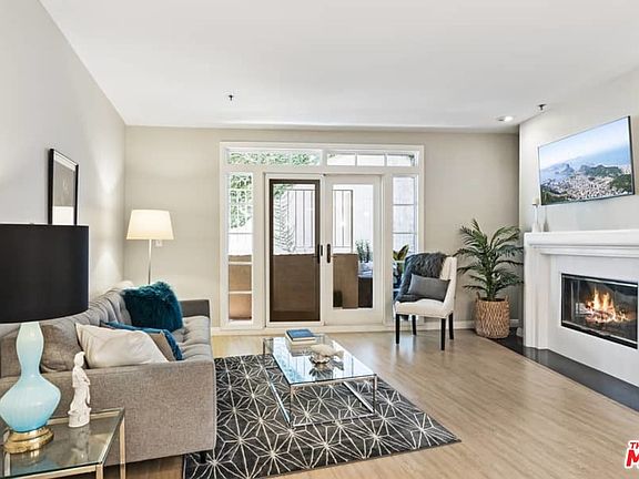 4th image of 2222 N Beachwood Dr APT 105
