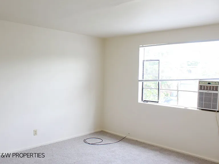 Clifton Woods Apartments — Photo 37