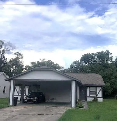 2 bed, 1.0 bath, 765 sqft, $1,395 — Photo 1