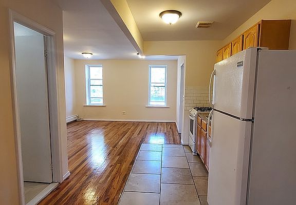 2nd image of 920 De Kalb Ave #3