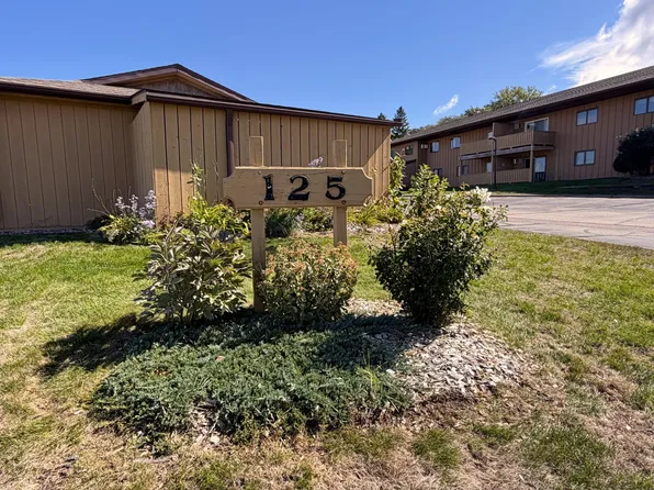 125 Kingswood Dr APT 1G, Red Wing, MN 55066
