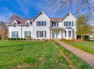 100 Deerfield Dr, Columbia, TN 38401