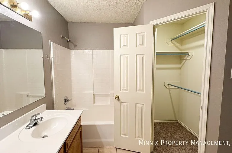 10604 Boston Ave — Photo 13