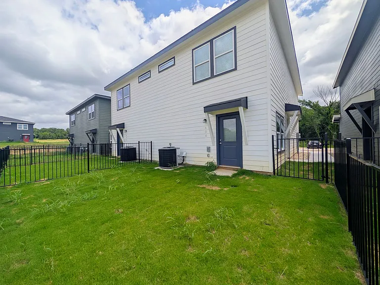 3501 E Renfro St #404 — Photo 3