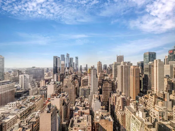 400 Fifth Avenue 42G image 3 of 7