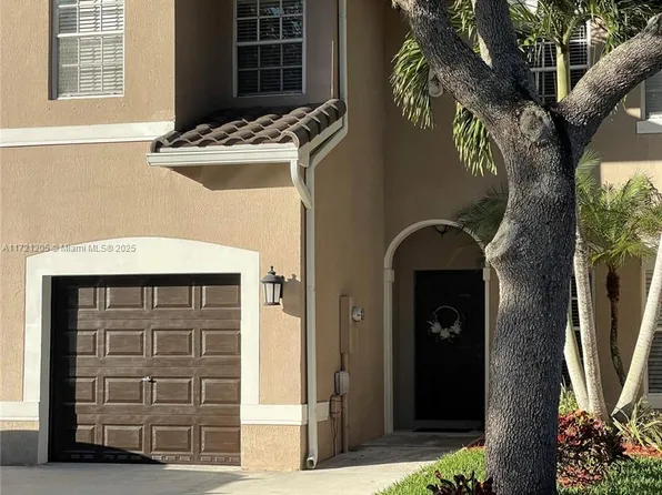 13215 NW 7th Pl, Plantation, FL 33325