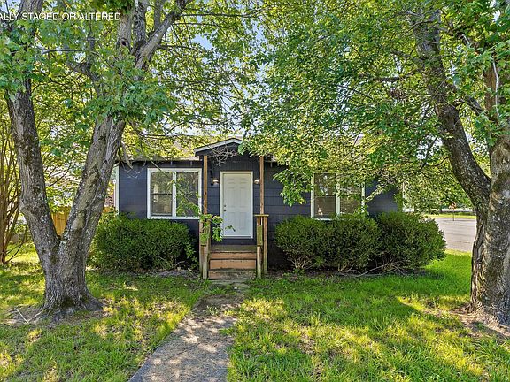2nd image of 1004 McFarland Ave