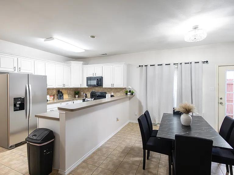 154 Castleridge Dr #B — Photo 5