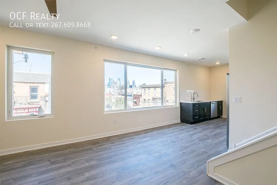 Building Photo - 1300 S 24th St #D3