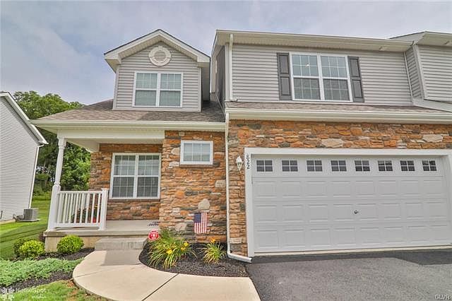 1st image of 822 S Fork Dr