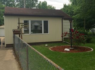 2204 E Adams St, Springfield, IL 62703