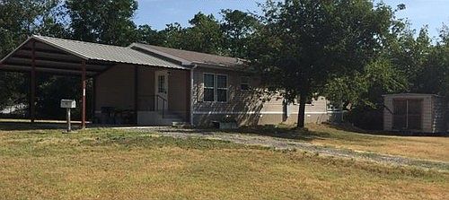 1st image of 901 E Avenue G